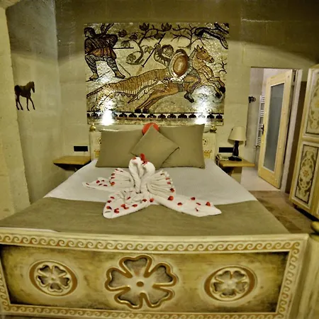 Caftan Cave 4*
