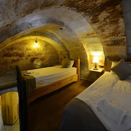 Caftan Cave 4*