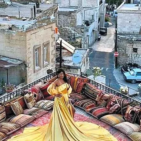 Caftan Cave 4*