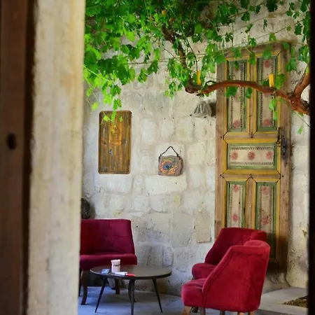 Caftan Cave